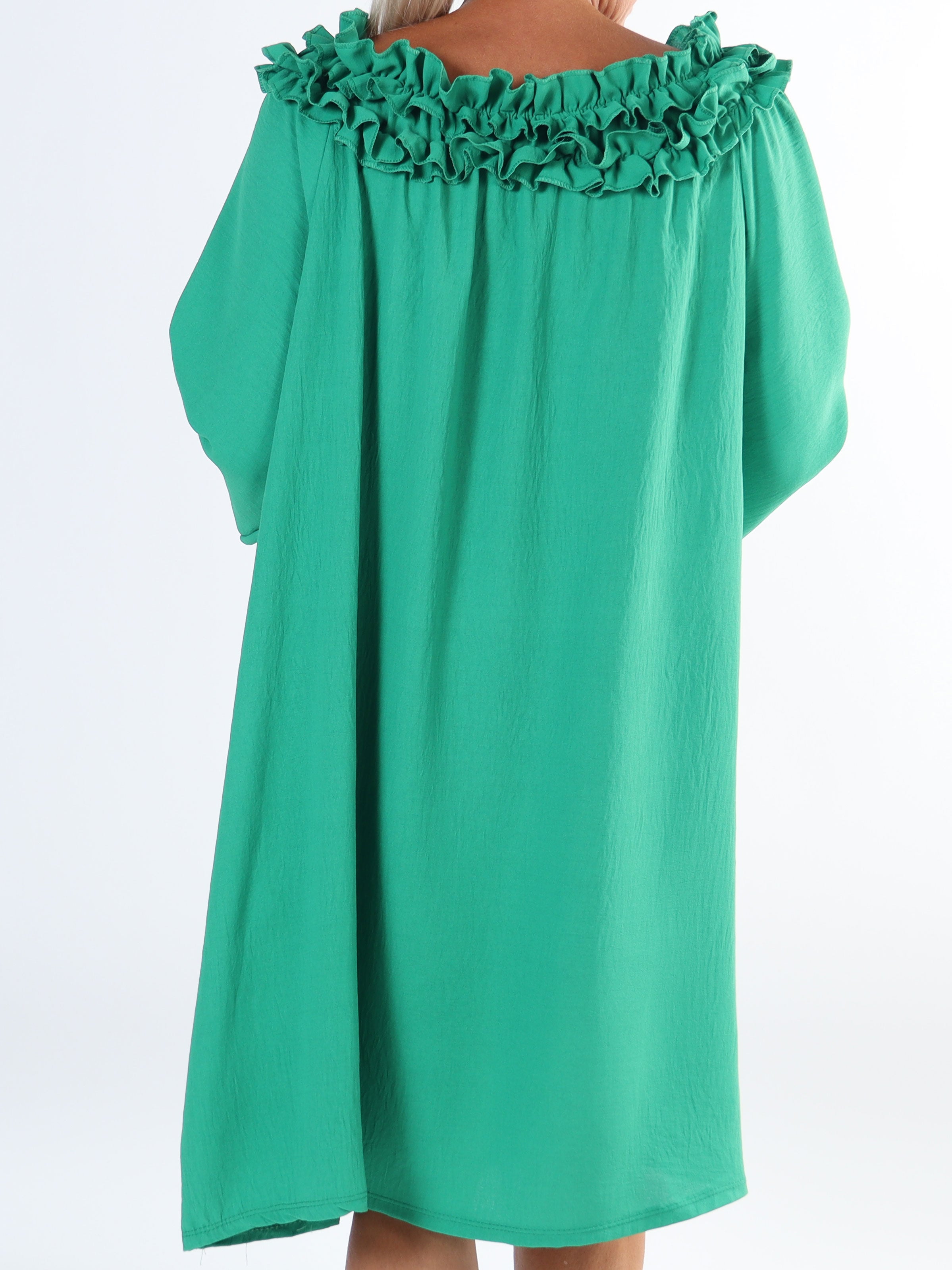 Chili Dress - Plus size kjole med lange ærmer og flæser